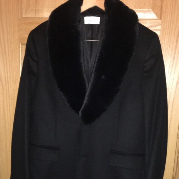 Men’s formal topcoat with fur collar - Picture 3 of 5